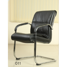 BLACK OFFICE CHAIR