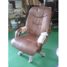 BROWN OFFICE CHAIR